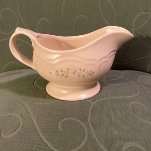 Pfaltzgraff Remembrance round gravy boat
